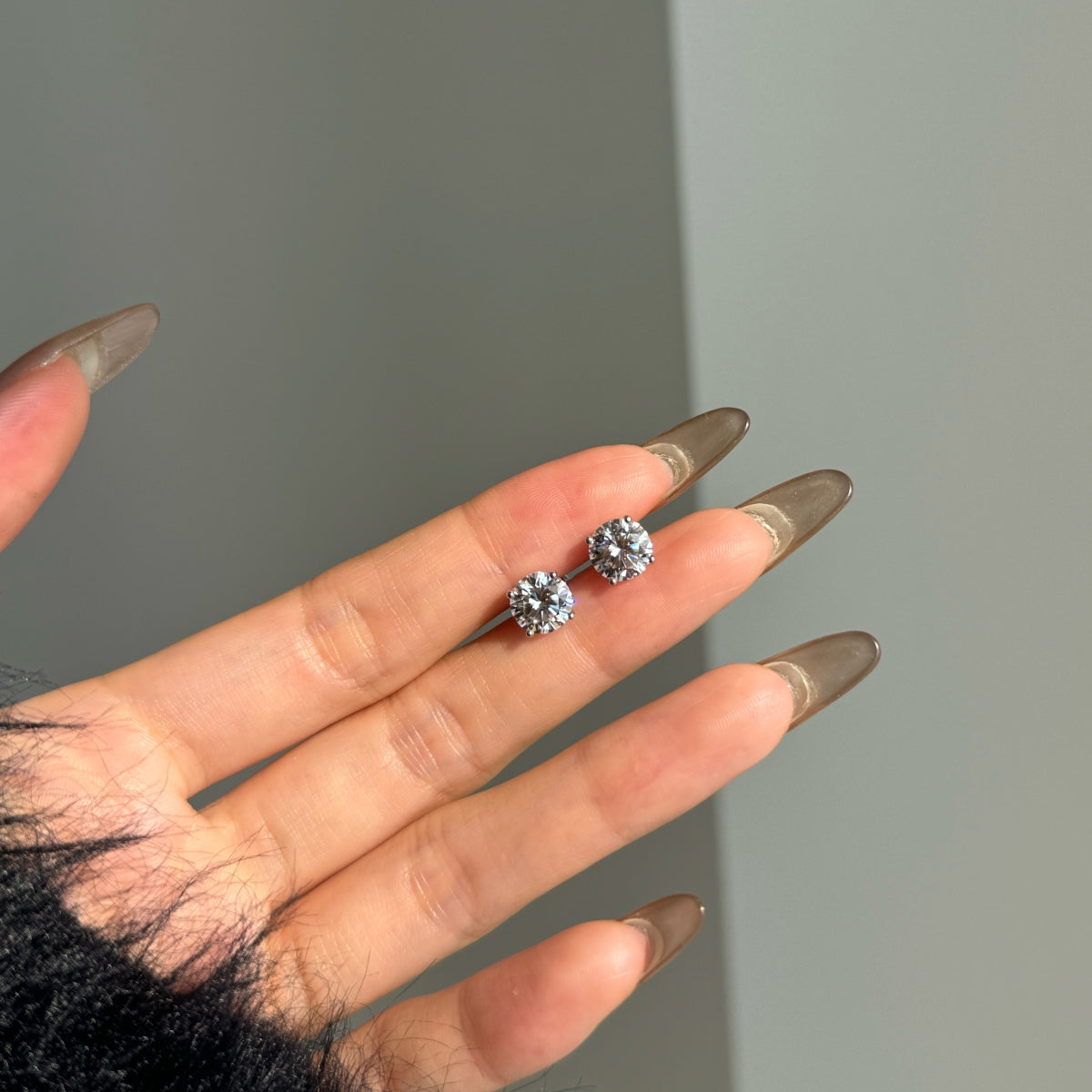 Luxora Moissanite Studs