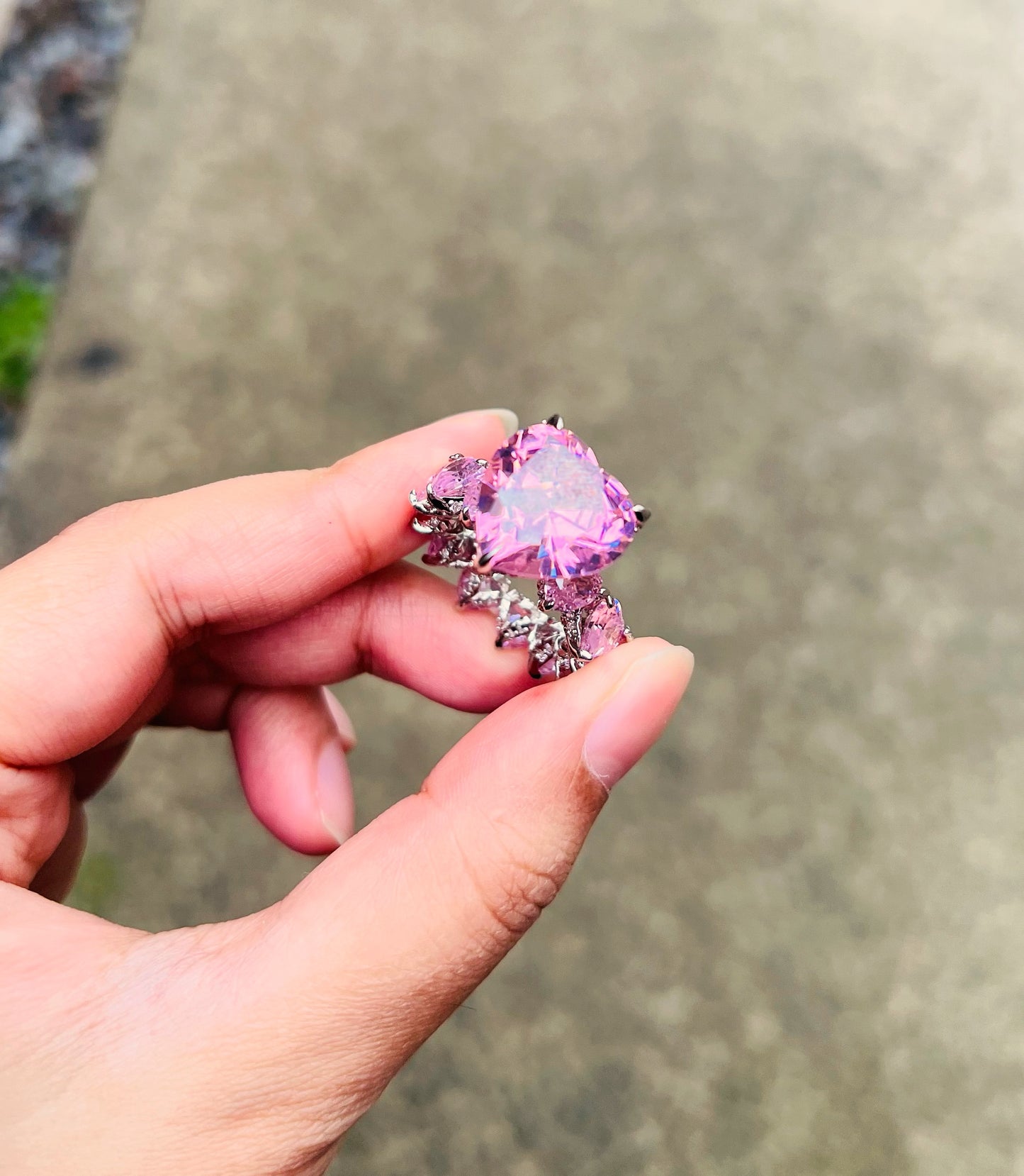 Icy Queen Heart Ring (pink)